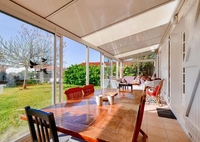 Дом отдыха Douce Escapade Avec Jardin A 800m De La Sion-sur-l'Ocean