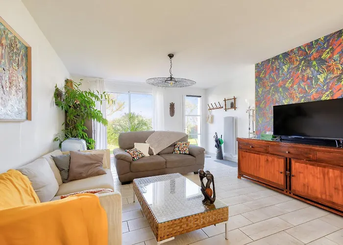 Дом отдыха Douce Escapade Avec Jardin A 800m De La Sion-sur-l'Ocean