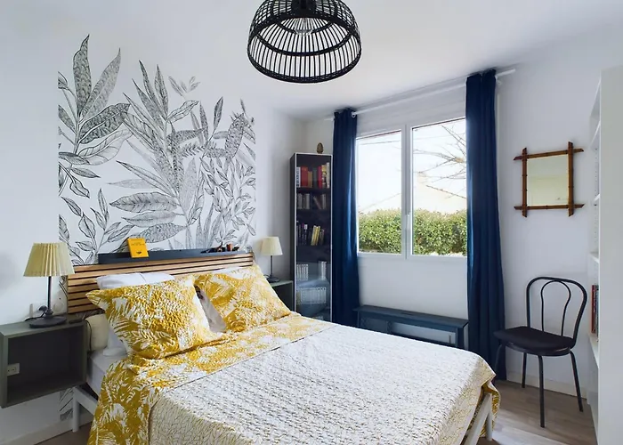 Дом отдыха Douce Escapade Avec Jardin A 800m De La